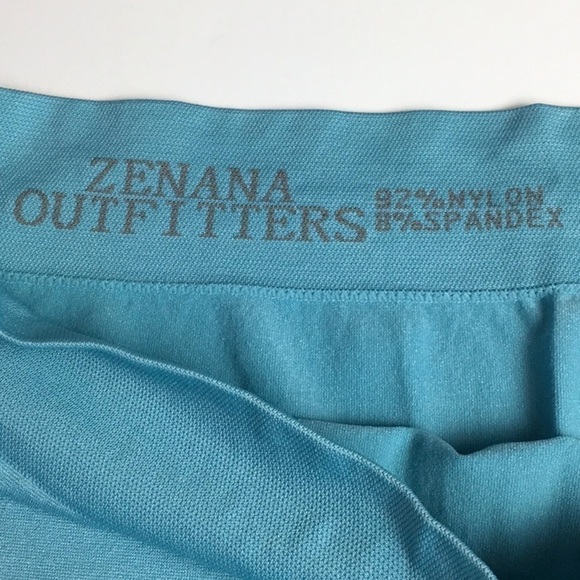 🎉 Sale Zenana Outfitters Capri Leggings - Picture 4 of 4